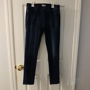 New never worn Size 6 Dark Washed Jeans